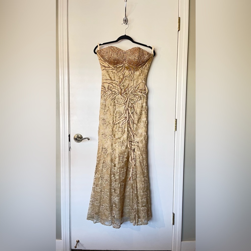 2010s Old Hollywood Glam Gold Intricate Prom Dress